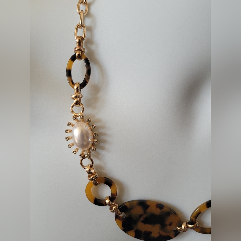 18 Inch Tortoise Shell Looking Gold Chain Necklace - Picture 2 of 3